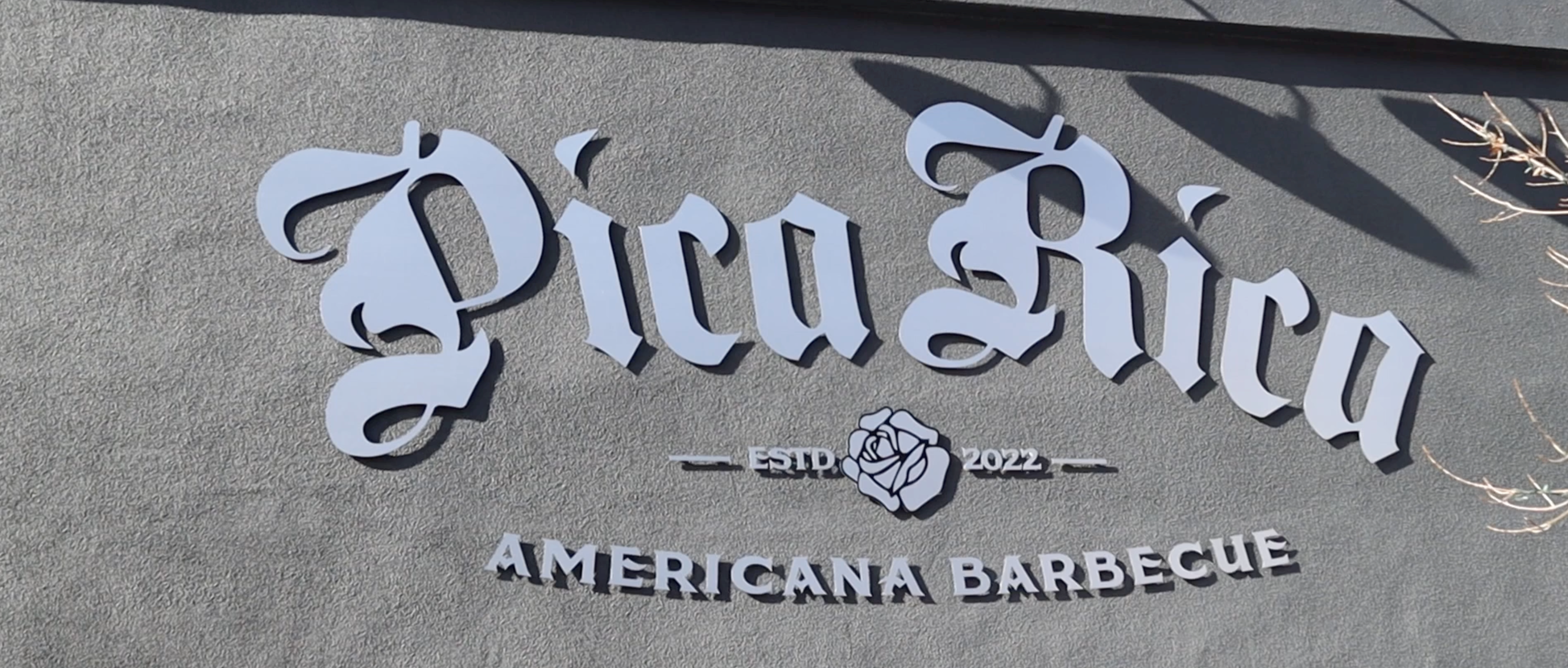 Pica Rica Americana Barbecue - Restaurant Sign